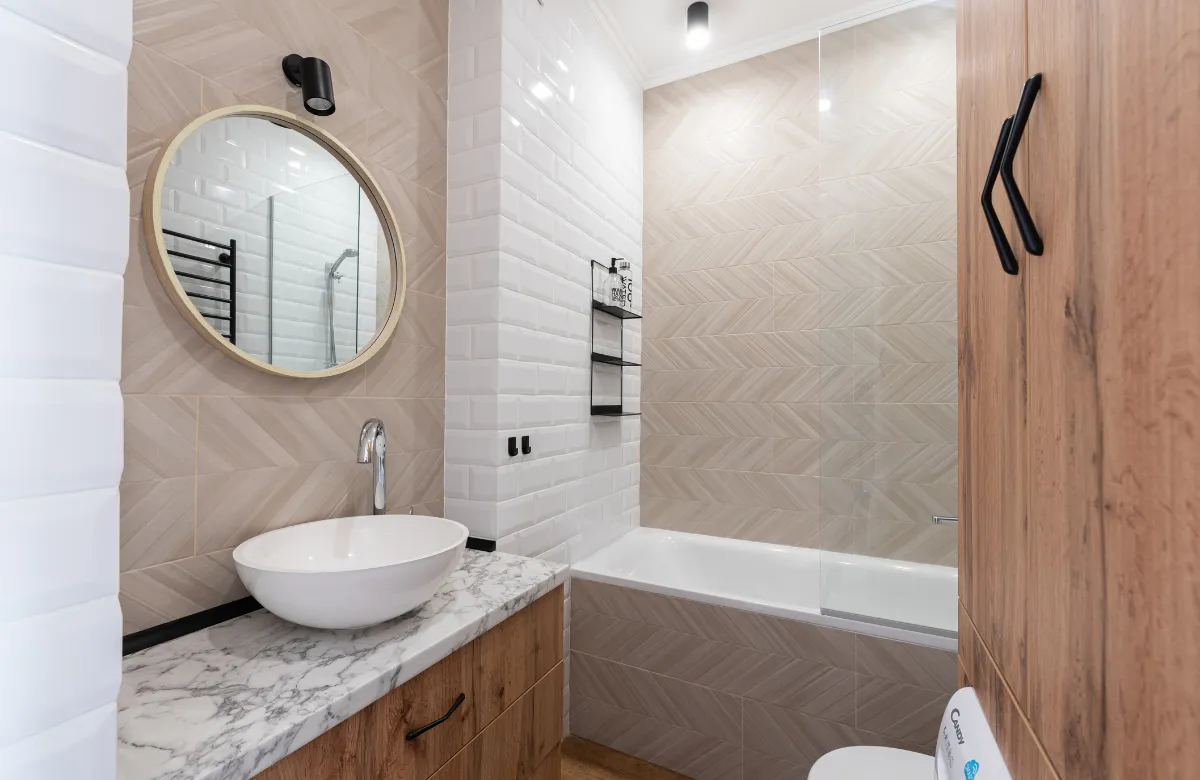 浴室の鏡をピカピカに！頑固な水垢・ウロコ汚れを防ぐ方法と簡単お手入れ術