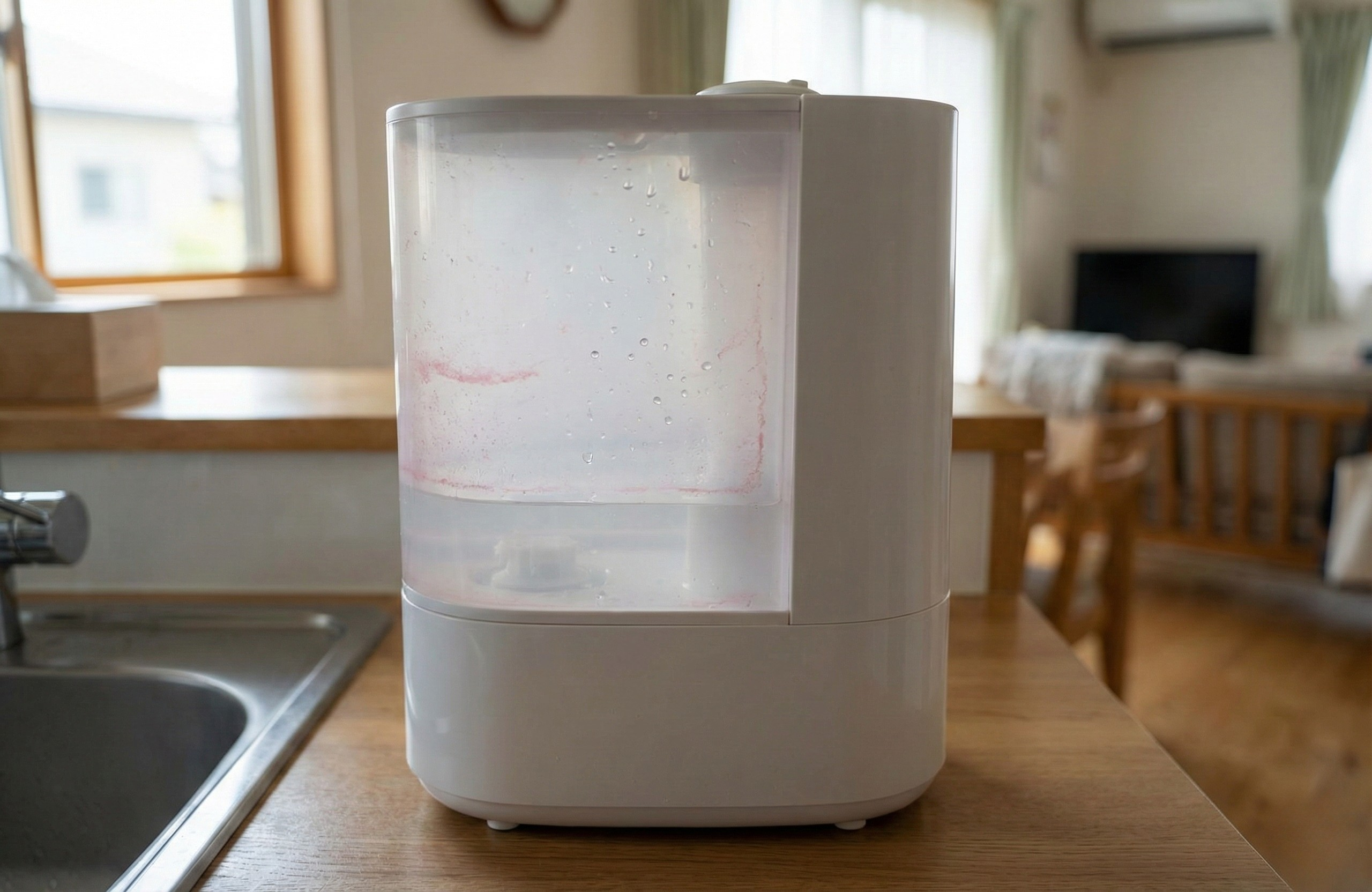 加湿器のピンク汚れがすぐ戻る理由｜掃除しても解決しない原因と対処法