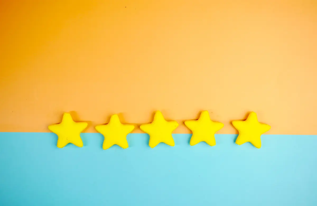 10月の民泊レビューが伸びる！“季節感を活かした清掃＆演出術”